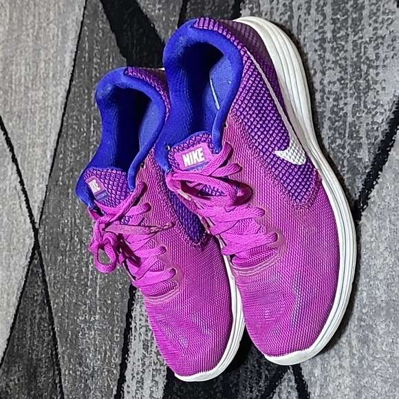 NIKE REVOLUTION 3 SWOOSH LOGO ATHLETIC RUNNING SHOE - Picture 5 of 11